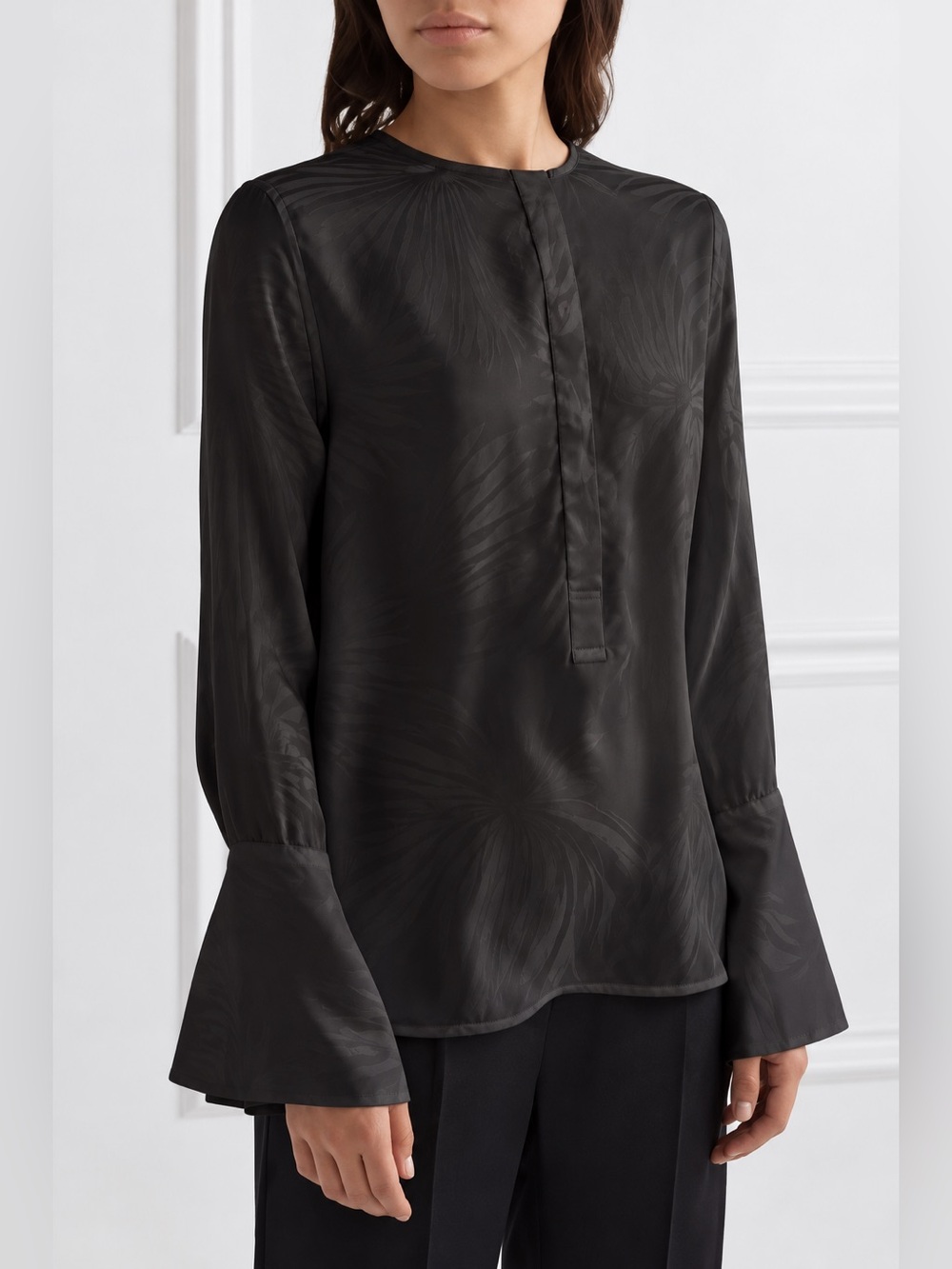 36. Equipment $375  “Kenley” 100% silk blouse. Fits big